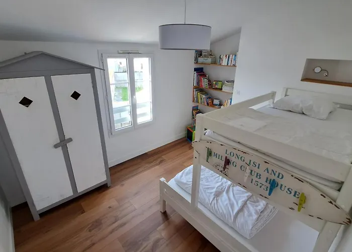 Maison 4 10 Personnes A Pied A 300 M